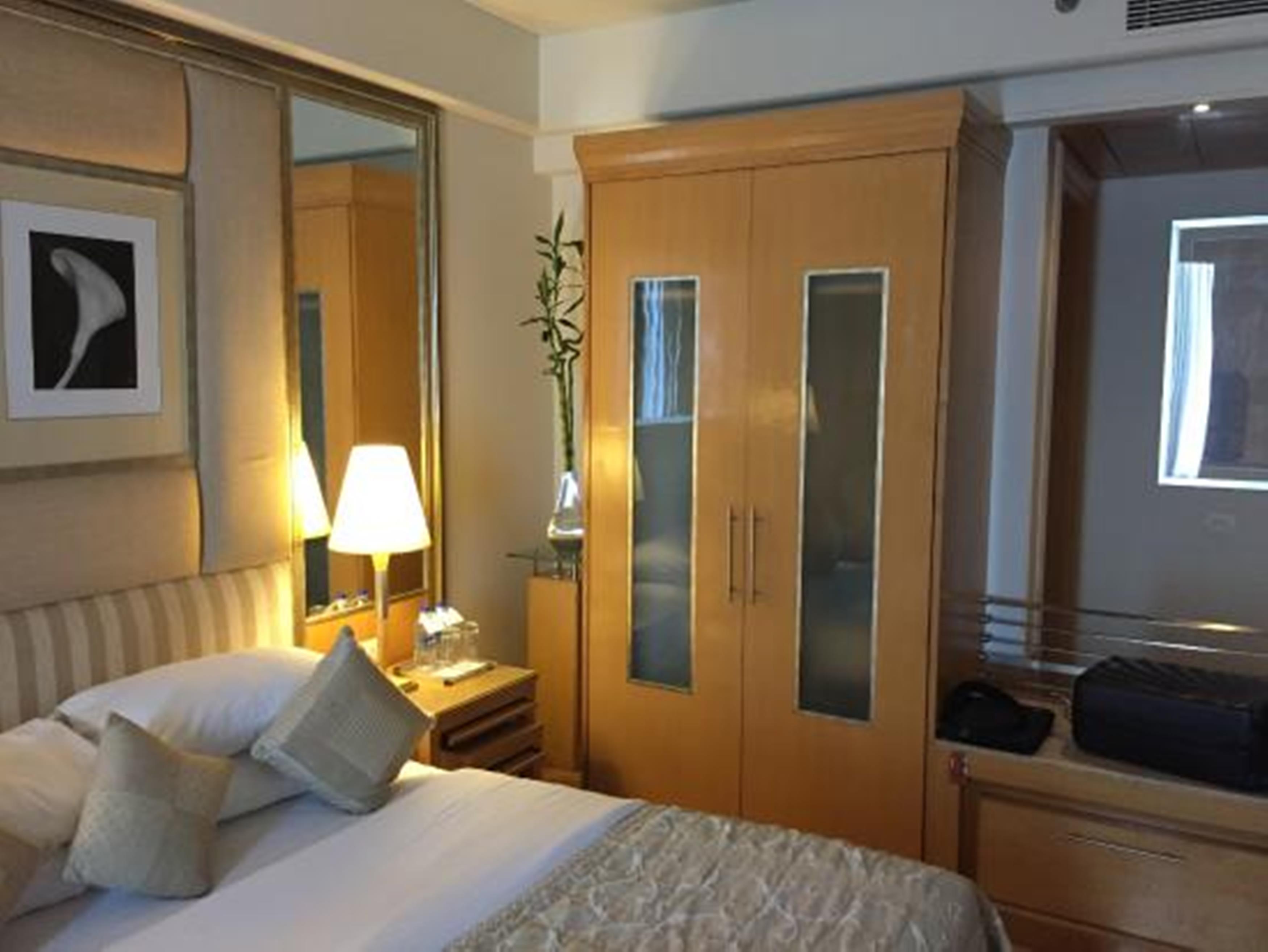 ホテル パーク プラザ グルガオン グルガウン エクステリア 写真 A bedroom at the hotel