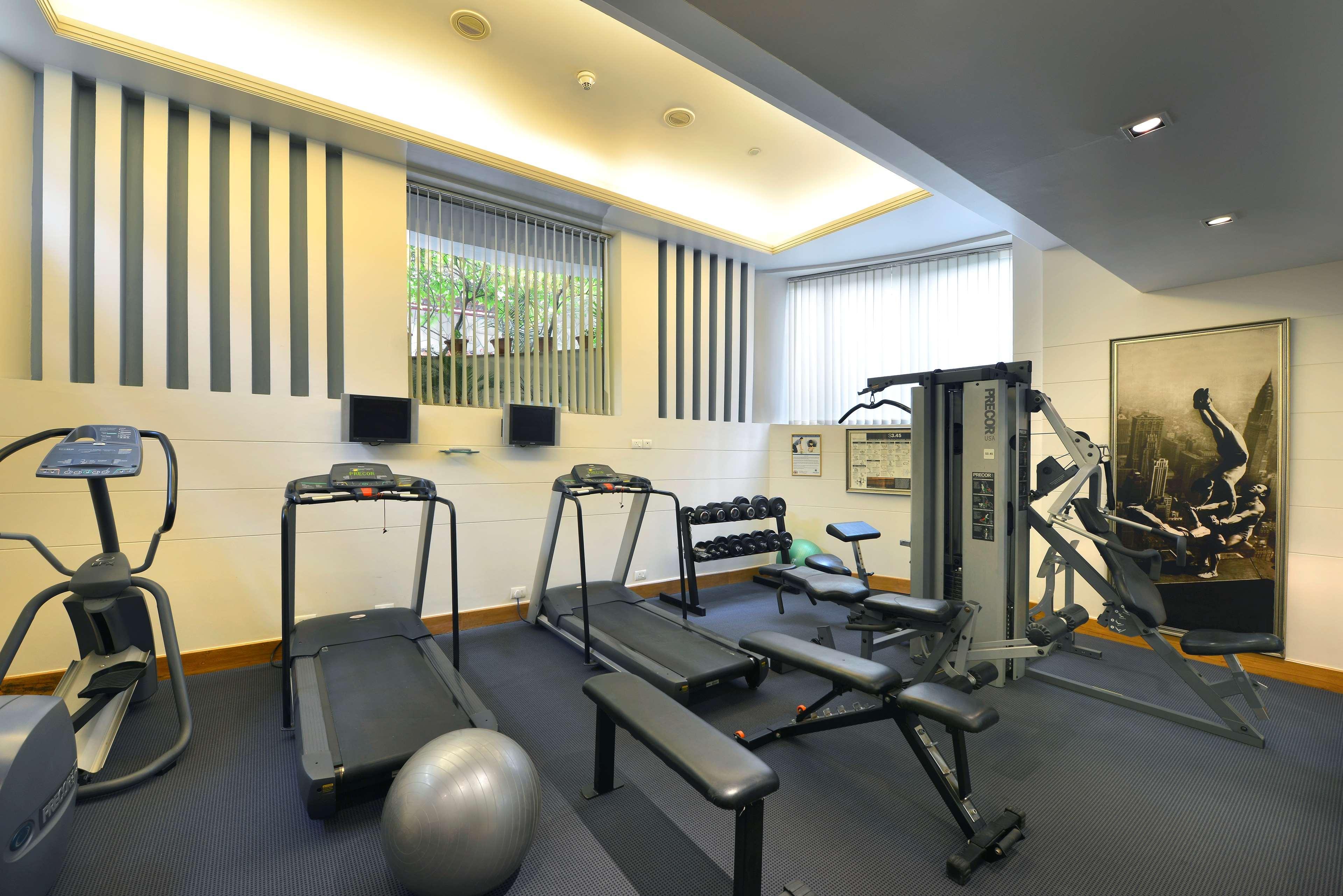 ホテル パーク プラザ グルガオン グルガウン 設備 写真 The gym at the hotel
