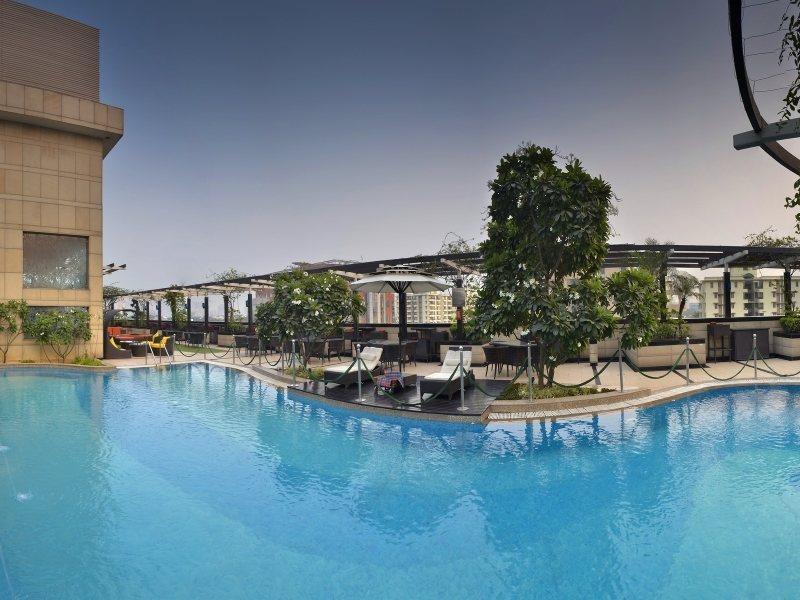 ホテル パーク プラザ グルガオン グルガウン エクステリア 写真 The pool at the Oberoi, Mumbai