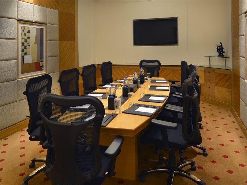 ホテル パーク プラザ グルガオン グルガウン エクステリア 写真 A boardroom