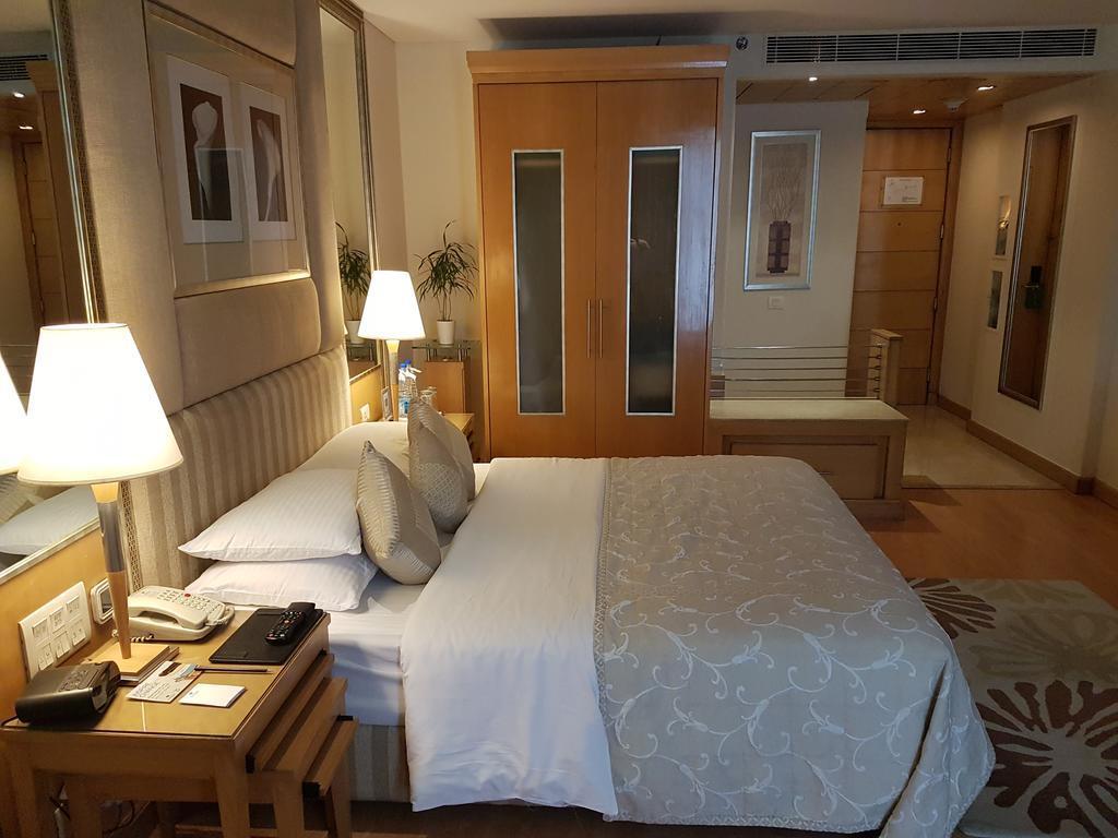 ホテル パーク プラザ グルガオン グルガウン エクステリア 写真 A room at the Taj Mahal Palace