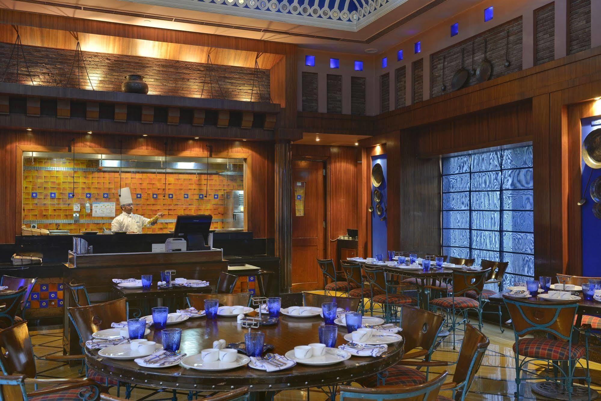 ホテル パーク プラザ グルガオン グルガウン エクステリア 写真 The restaurant